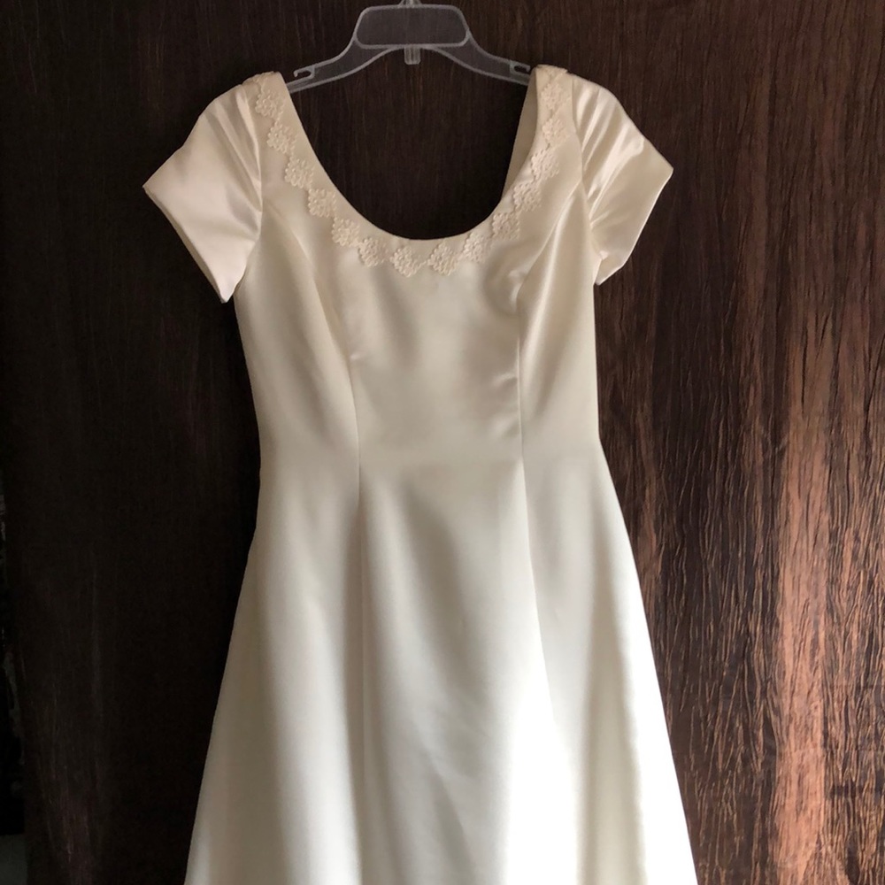 Custom Wedding Dress size 9-10 light cream